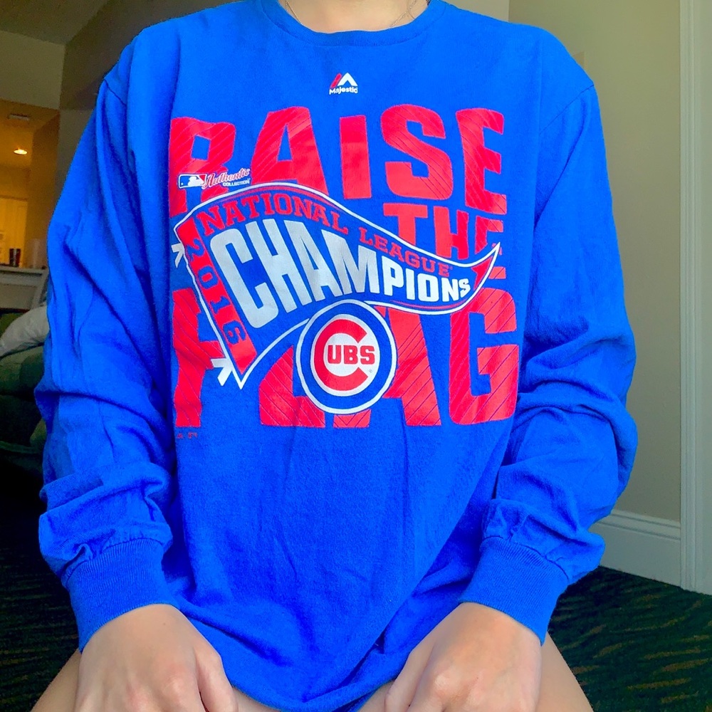 Chicago Cubs long sleeve tee!